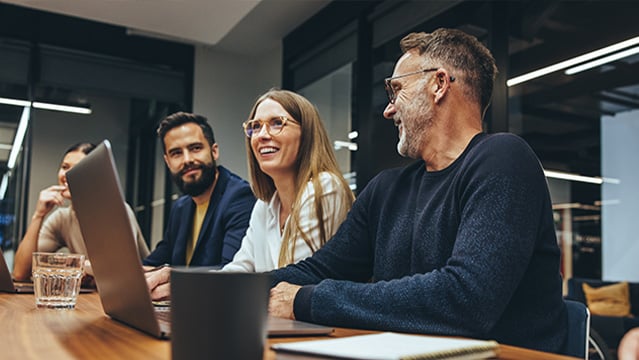 people-office-meeting-colleagues-table-cta-banner