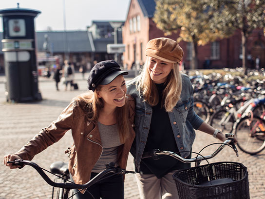 bike-commute-transportation-bicycles-outdoor-women-text-image-4-3