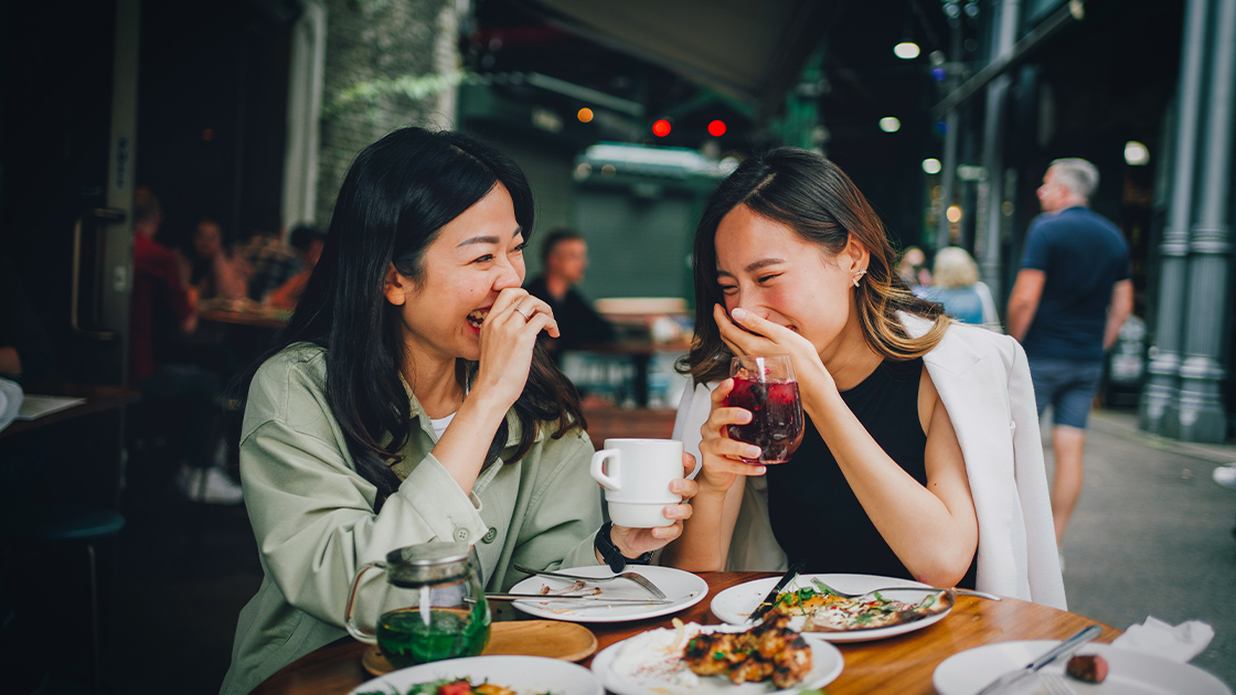 women-eating-drinking-restaurant-16-9-1120x630px