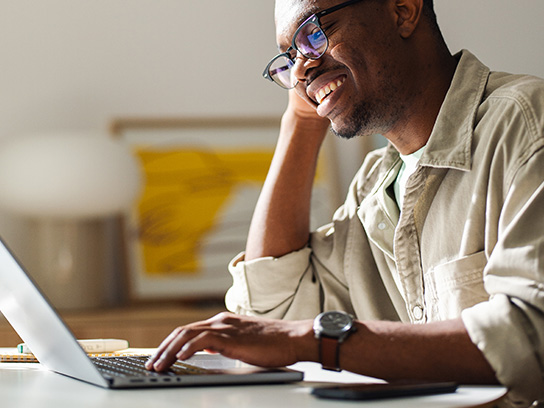 people-home-office-smiling-working-laptop-text-image-4-3