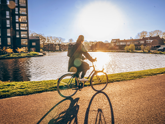 woman-sun-hood-bike-4-3-544x408px